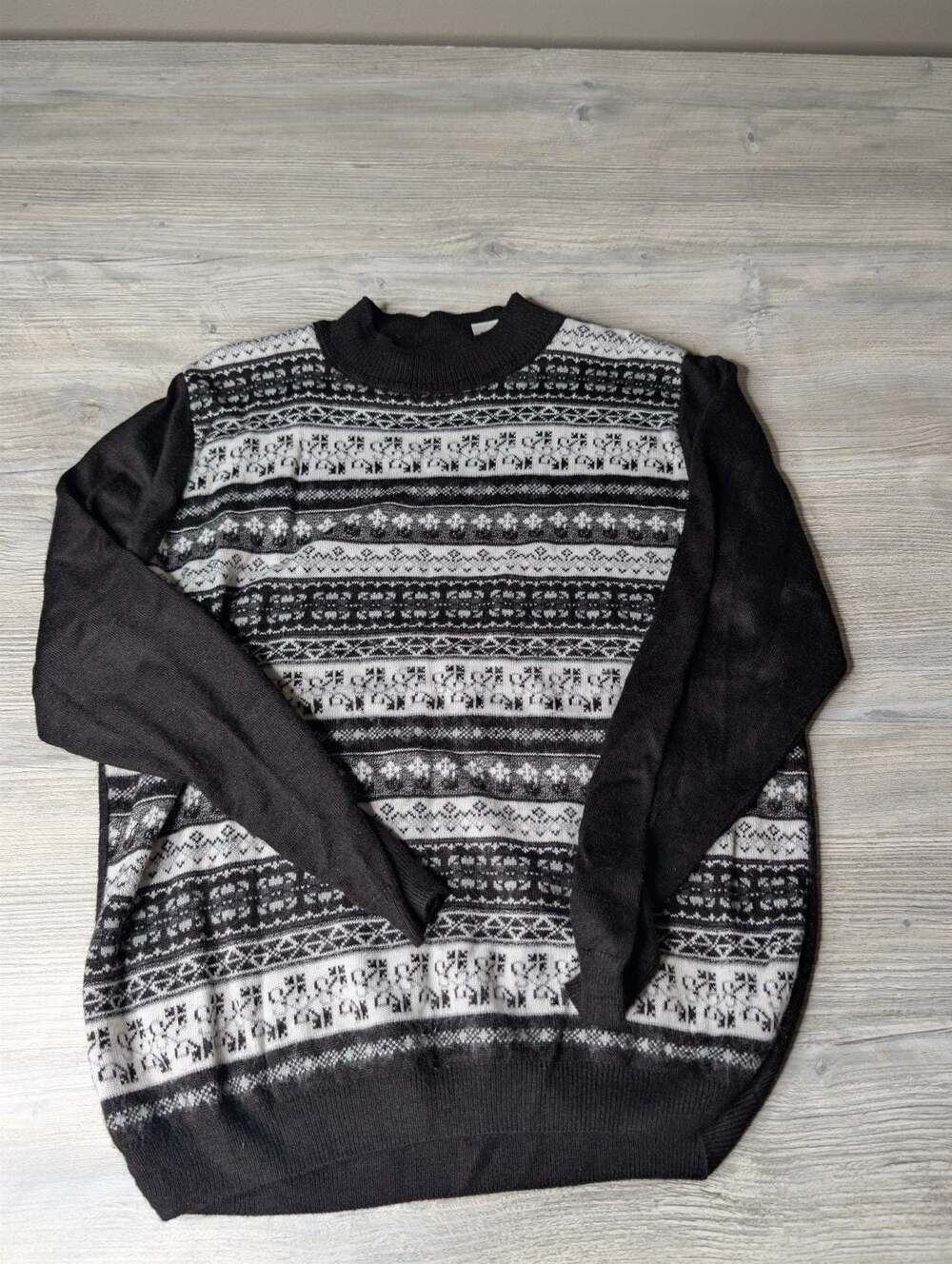 Alfred Dunner Vintage Black and White Fair Isle Striped Knit Sweater